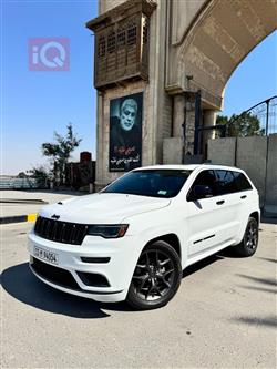 جیپ گراند شیرۆکی